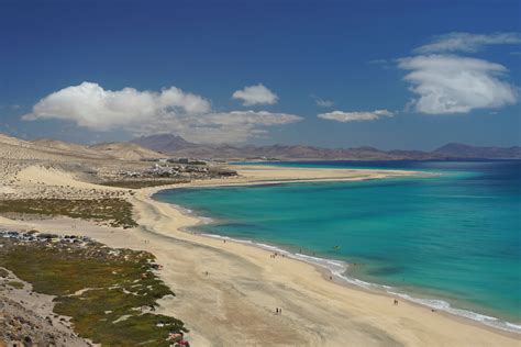 El spot de sotavento es quizás el más concurrido de toda canarias y, con permiso de pozo izquierdo, el más famoso. What to do in Costa Calma, Fuerteventura ...