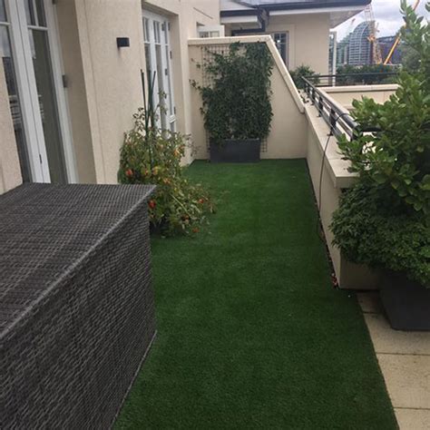 Grass helping grass to grow might sound odd, but instead of bagging up clippings when mowing the lawn, they should be left on the garden. Fitting artificial Grass on a balcony in Parsons Green ...