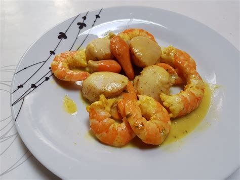 Elles contiennent très peu de lipides (moins de 2 g pour 100 g) et la majorité d'entre eux sont bons. Saint Jacques et crevettes à l'orientale | Recette ...