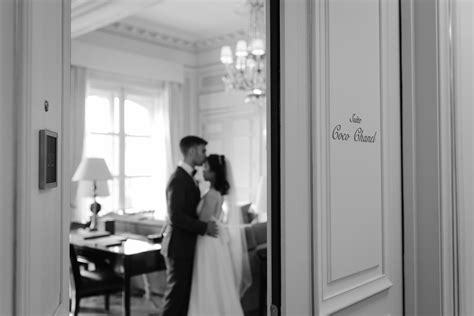 Ritz Paris Luxury And Intimate Wedding Through The Glass Paris
