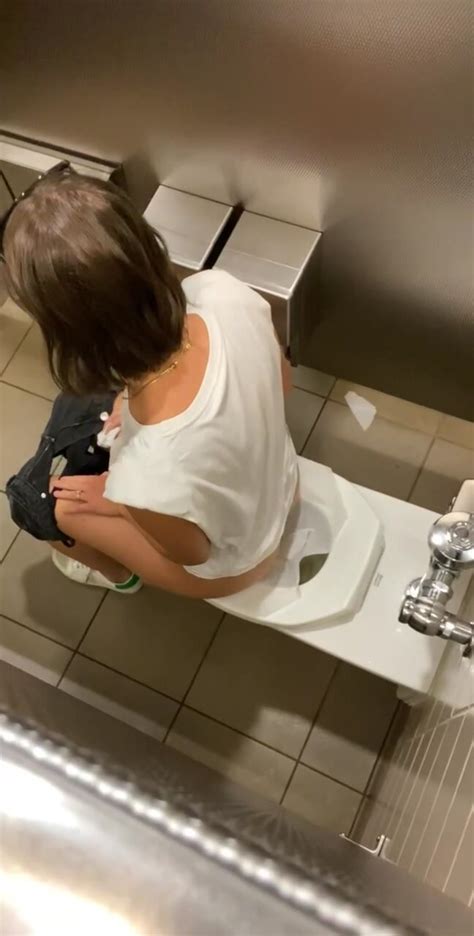 toilet voyeur cute girl overstall pee