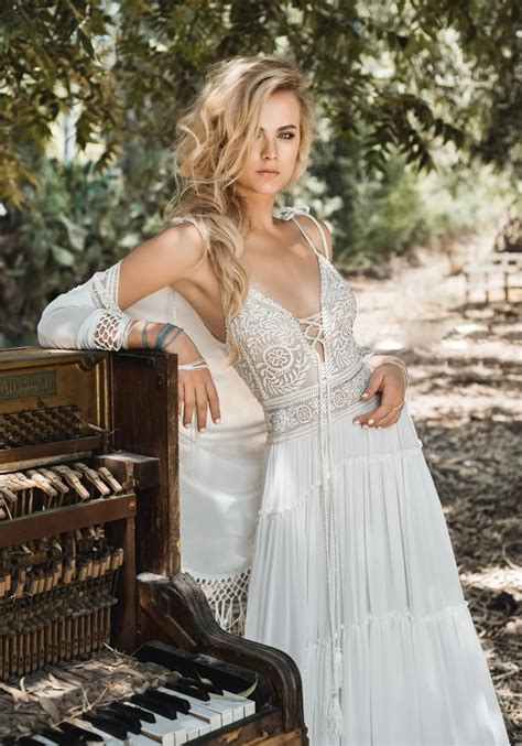 10 Bohemian Wedding Dresses Brides Will Love For 2017