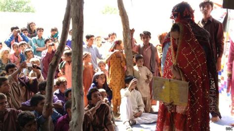 پاکستان میں نوعمری کی شادی کا رواج برقرار Bbc News اردو