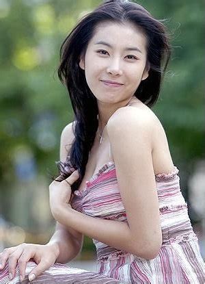 She has starred in many big hit tv series such as full house, wonderful life, and cinderella man. Artists From Asia: Han Eun Jung