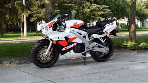 Even today, the 900 would be considered light; 1994 Honda CBR900RR | T109 | Las Vegas Motorcycle 2018