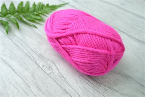 Bright Pink Super Chunky Merino Wool Yarn For Weaving Knitting Etsy Super Chunky Merino Wool