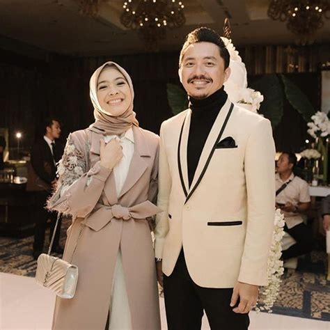 Kompak datang ke suatu acara dengan baju couple kondangan yang keche merupakan keinginan banyak orang. Baju Couple Kondangan Kekinian / 7 Style Baju Couple ...