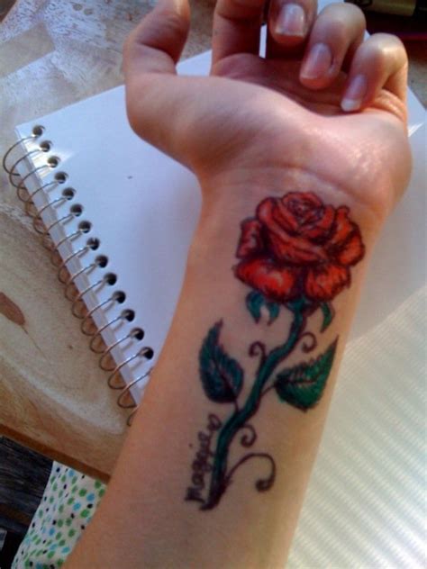 52 Elegant Rose Wrist Tattoos