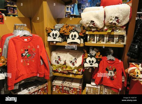 Disney Store Interior Times Square Nyc Stock Photo Alamy