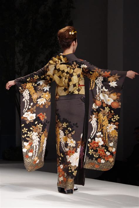 Yukiko Hanai Spring Summer Collection Traditional Japanese Kimono Traditional Fashion