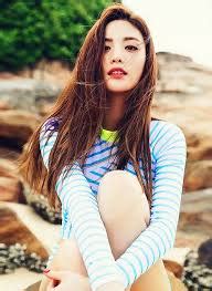 Resimlerimizi çizmeyi deneyen siz ail. Koreli kızlar çok güzel değil mi? (Ssli) » Sayfa 1 - 2