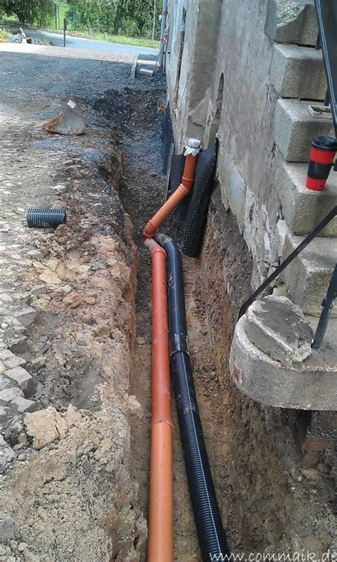 In diesem fall ist die wand aus feldsteinen.nach dem ausheben des drainag. Trockenlegung des Hauses - Einbringen von Drainage und ...