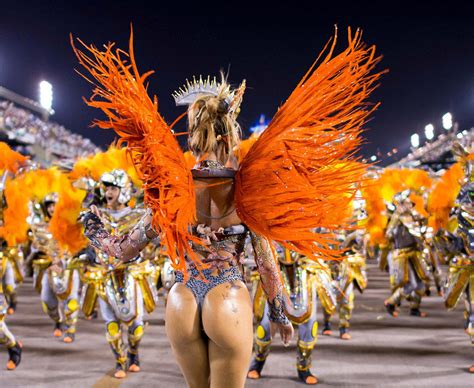 Sexy Brazilian Women At Rio Carnival Naked Body Paint Nipple Tassels