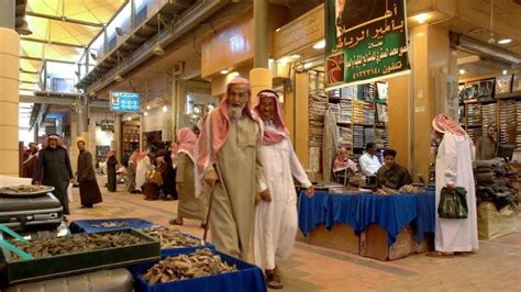 سوق الزل أشهر الأسواق التراثية والسائحية في الرياض ترحالك