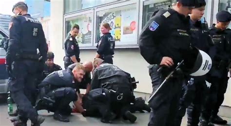 Vienna Police Units U33 Be81 And Be5 Involved In Brutal Assault Clive L Spash