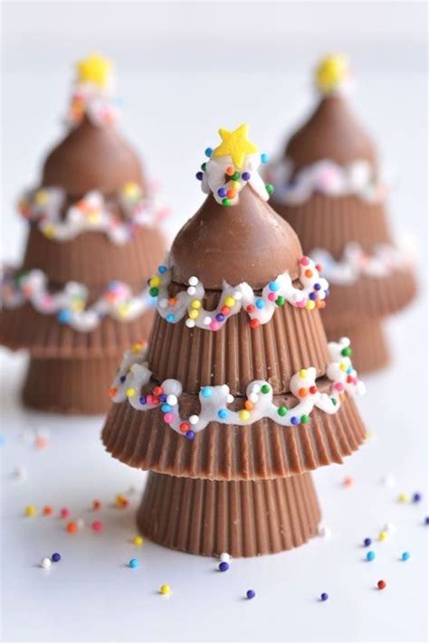 Though the definitions get a little fuzzy, some people think of hors d'oeuvres as appetizers, only smaller. 14 Cute Christmas Treats to Make With Your Kids | Christmas candy recipes, Edible christmas ...