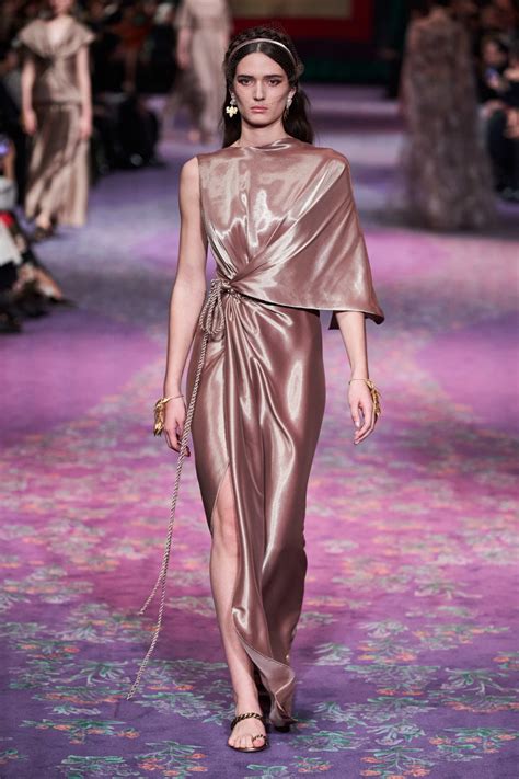 Christian Dior Spring 2020 Couture Fashion Show In 2020 Dior Haute