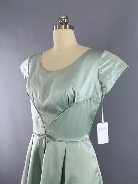 Vintage 1950s Dress / Mint Green Satin | Vintage 1950s dresses, 1950s 