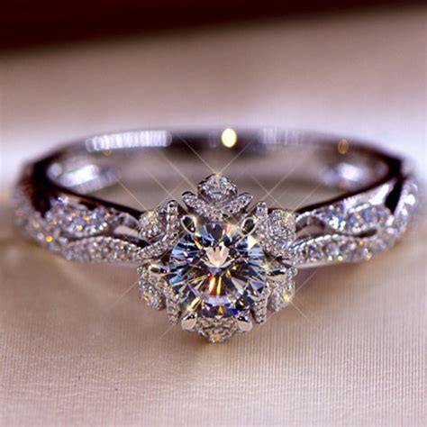 Kaboer Kaboer Luxury Womens Silver Shiny Ring Wedding Engagement