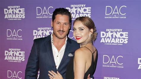 Dancing With The Stars Jenna Johnson Val Chmerkovskiy Are Engaged