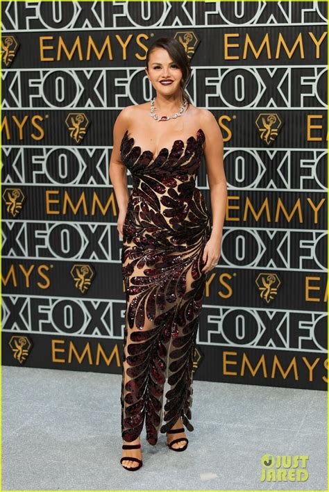 Selena Gomez Stuns In Oscar De La Renta On The Emmy Awards 2023 Red