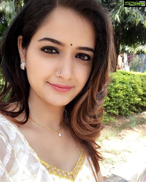 Ashika Ranganath Instagram Happy Valentines Day ♥️ More And More Love To All Of You