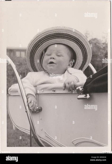Baby Pram 1950s Hi Res Stock Photography And Images Alamy