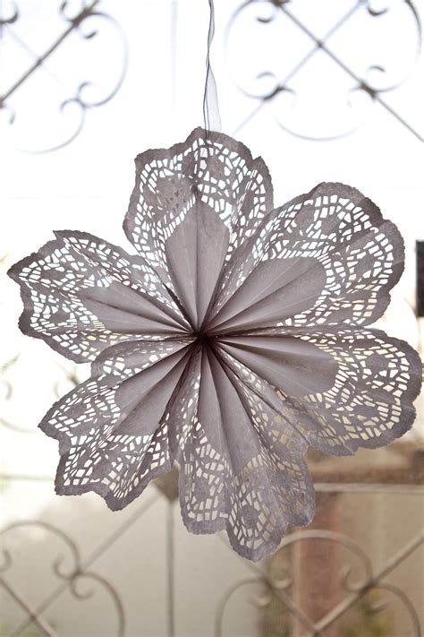30 Paper Doily Crafts ⋆ Paper Doily Crafts Pinwheel