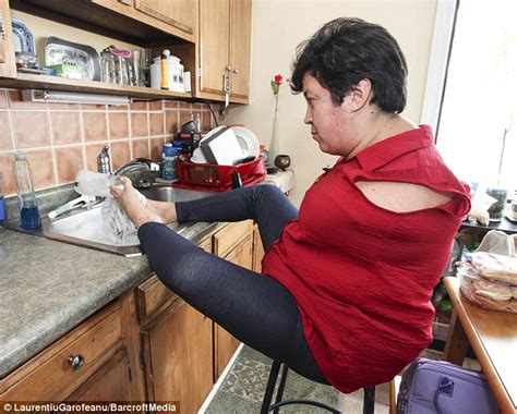 the mother and son born without arms who clean their teeth wash up eat and even play computer