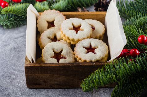 With all that jam peaking out of the little hol. Austrian Christmas Cookies / Vanillekipferl (Austrian ...