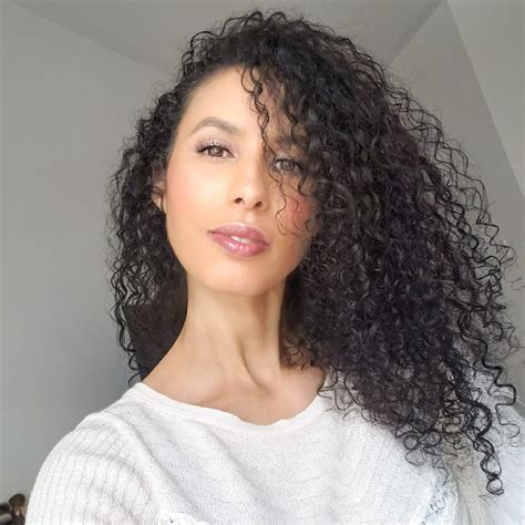 How To Style Curly Hair 5 Tips You Need To Know