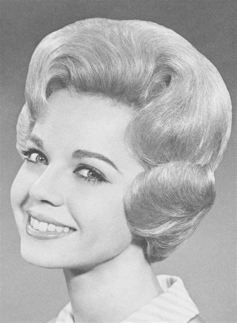 Vintage Pic Bouffant Hair Teased Hair Retro Inspired Hair