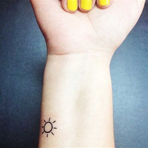 Tatuagem De Sol Saiba O Significado E Confira Lindas Fotos Para Se Inspirar