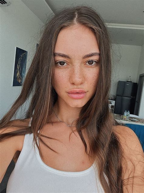 ♕𝓑𝓪𝓻𝓫𝓲𝓮 𝓖𝓲𝓻𝓵𝓼 ♕ On Twitter Rt Solazola Do You Like My Freckles I Think Its Very Sexy🤤