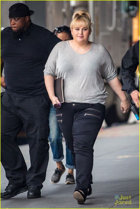 dakota johnson and rebel wilson wrap week on how to be single set photo 822564 photo gallery