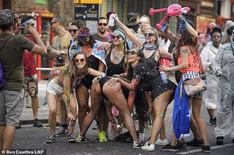 Sky Reporter Shows Off His Moves With Dancers At Notting Hill Daily