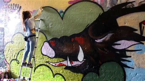 Ruby Graffiti Leake Street London 2016 Youtube