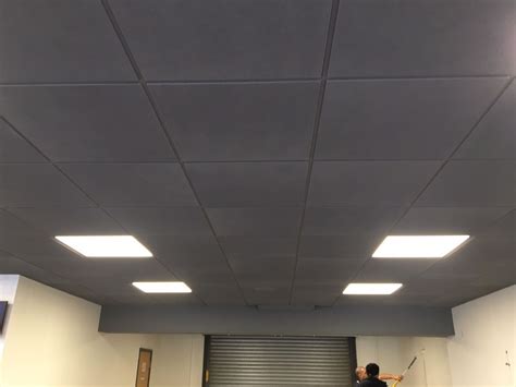 Suspended ceilings are secondary ceilings suspended from the structural floor slab above, creating a void between the underside of the floor slab and the top of the suspended ceiling. Suspended Ceiling Spraying. Brighten up your office ...
