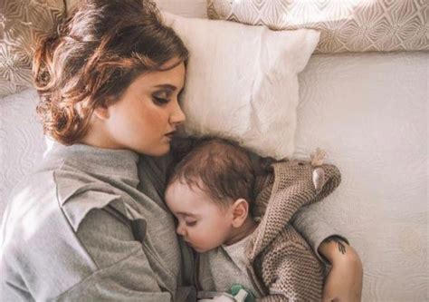 Carolina deslandes revela como lida com a ansiedade carolina deslandes faz nova tatuagem e partilha vídeo do momento carolina deslandes ensina jogo de sedução ao filho. Carolina Deslandes nas mais ternurentas imagens com o filho