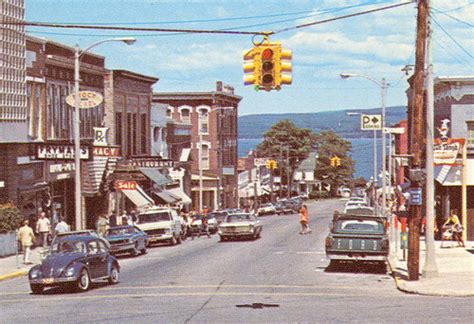 Petoskey Mi Great Downtown 1960s View Howard Street At Mit Flickr
