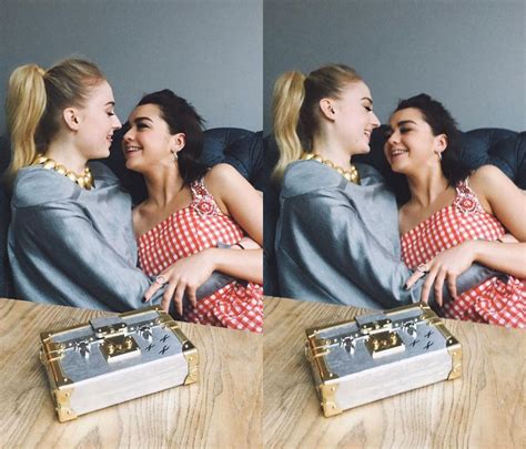 Photos Game Of Thrones Stars Maisie Williams And Sophie Turner Friendship