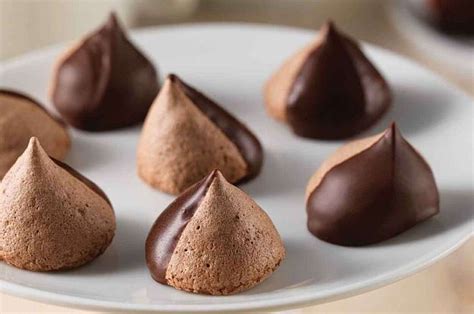 Chocolate Meringue Kisses Recipe Chocolate Meringue Meringue