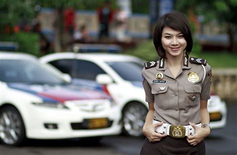 Indonesia Subjects Female Police Applicants To Virginity Tests यहां पुलिस में भर्ती होने के