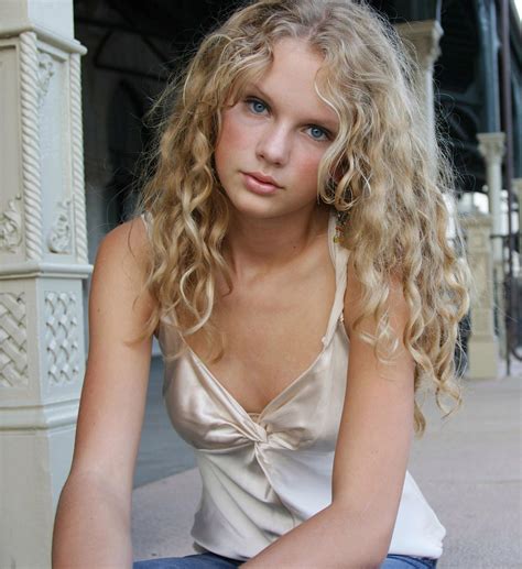 Taylor Swift Photo 976039 Celebs Place Com