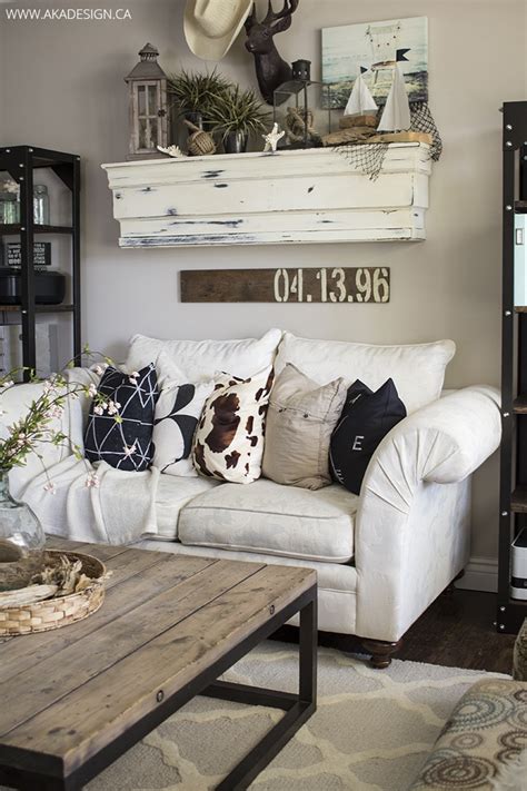 Take that décor up high when floor space is limited. 27 Rustic Farmhouse Living Room Decor Ideas for Your Home | Homelovr