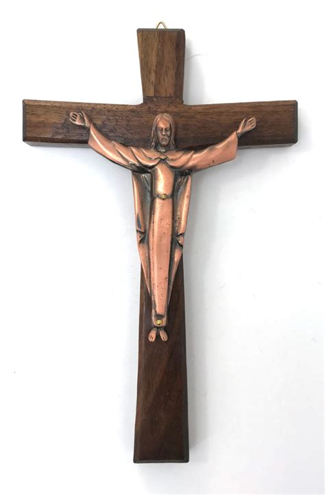 Risen Christ Walnut Cross Our Lady Of Grace Rosaries