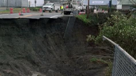 Giant Sinkhole Opens Up Near Oregon Highway Bbc News