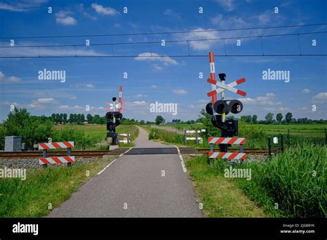 Guarded Railway Track Road Sign Hi Res Stock Photography And Images Alamy