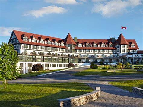 The Best Resorts In Canada Algonquin Resort Best Resorts Top Resorts