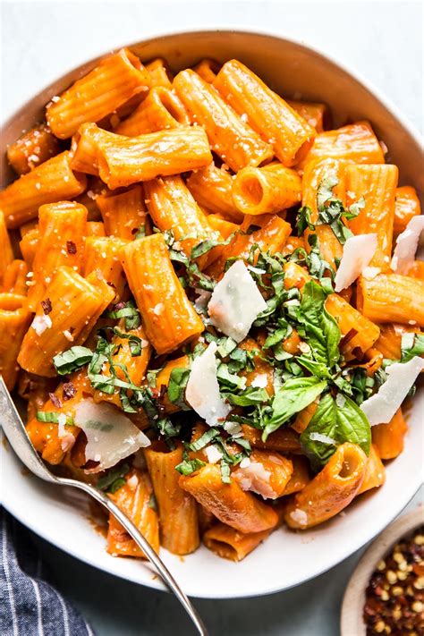 Creamy Roasted Red Pepper Rigatoni Pasta The Modern Proper